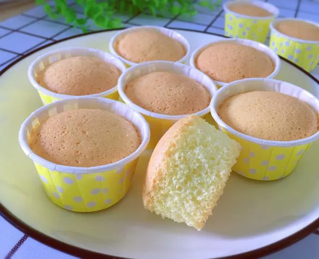 吴琼杯子蛋糕 技术配方、实体教程